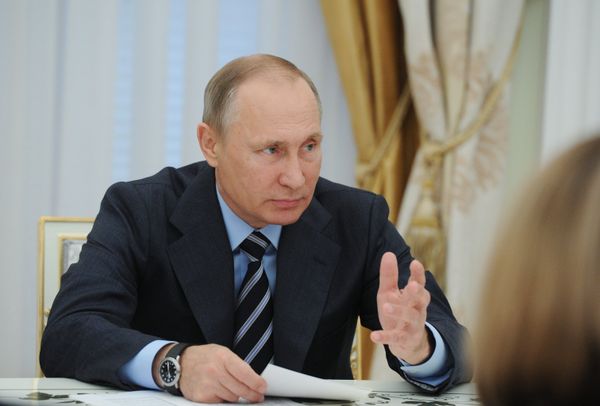Президент РФ В. Путин провел ряд встреч по итогам прошедших выборов Президент РФ В. Путин провел ряд встреч по итогам прошедших выборов