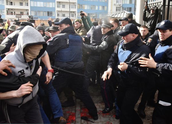 Агрессивные действия против дипмиссий РФ на Украине Агрессивные действия против дипмиссий РФ на Украине