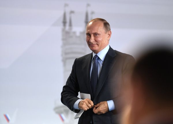 Рабочая поездка президента РФ В. Путина в Крым