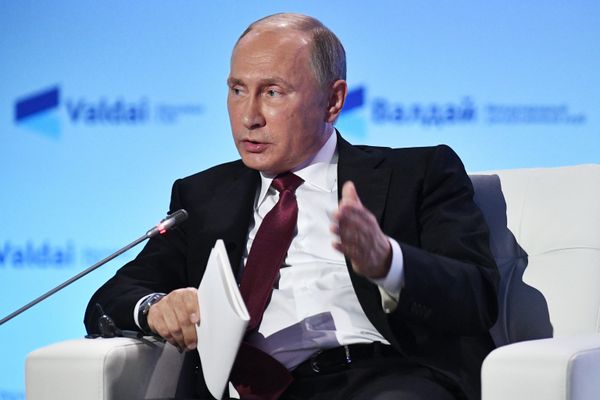 Президент РФ В. Путин принимает участие в XIII ежегодном заседании Международного дискуссионного клуба Валдай