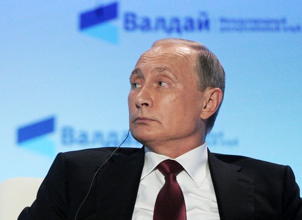Президент РФ В. Путин принимает участие в XIII ежегодном заседании Международного дискуссионного клуба Валдай