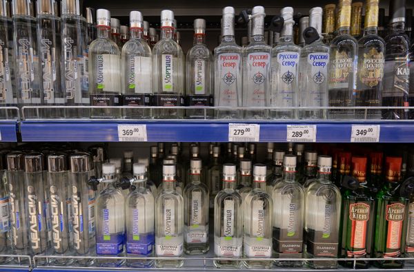 Россия приостановила ввоз алкоголя из Украины