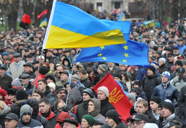 Митинг сторонников евроинтеграции во Львове