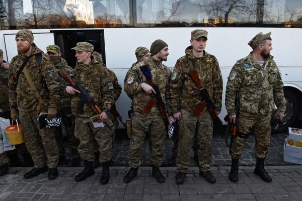 Отправка батальона Сич на юго-восток Украины Отправка батальона Сич на юго-восток Украины