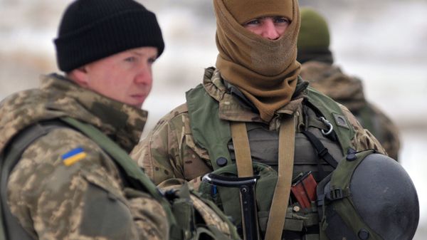 Инспекция украинских подразделений командующим ВС Канады П. Винником Инспекция украинских подразделений командующим ВС Канады П. Винником