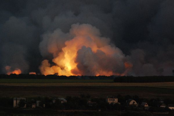 Пожар на военном складе в Харьковской области