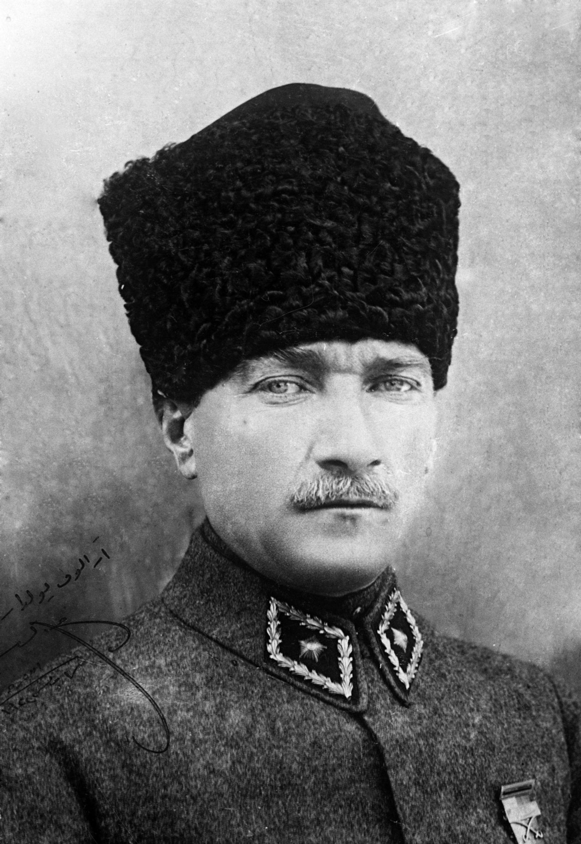 Портрет Мустафы Кемаля Ататюрка Портрет Мустафы Кемаля Ататюрка - РИА Новости, 1920, 17.05.2023