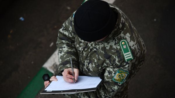 Шестнадцатый гуманитарный конвой для жителей юго-востока Украины прибыл на КПП Донецк