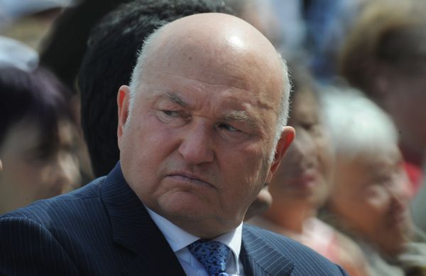 Юрий Лужков на концерте в честь Дня Победы