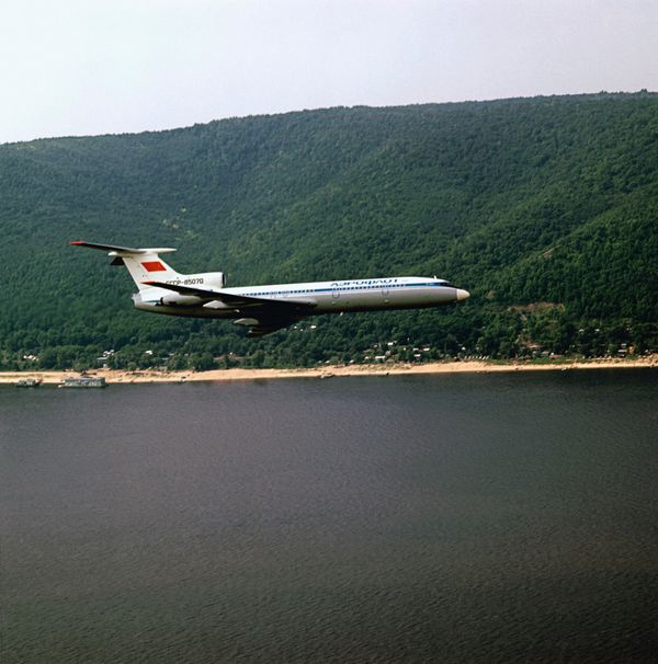 Самолет ТУ-154