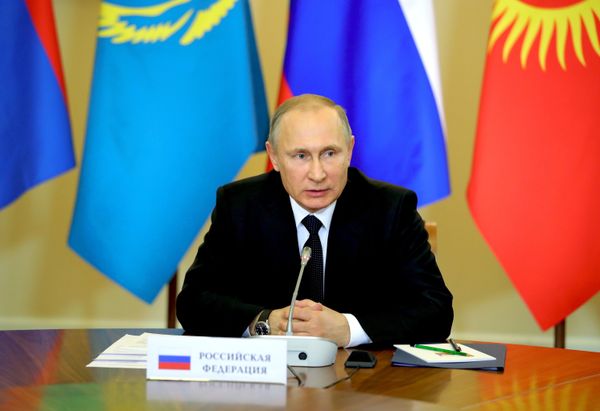 Президент РФ В. Путин принимает участие в заседании ВЕЭС и сессии Совета коллективной безопасности ОДКБ в Санкт-Петербурге