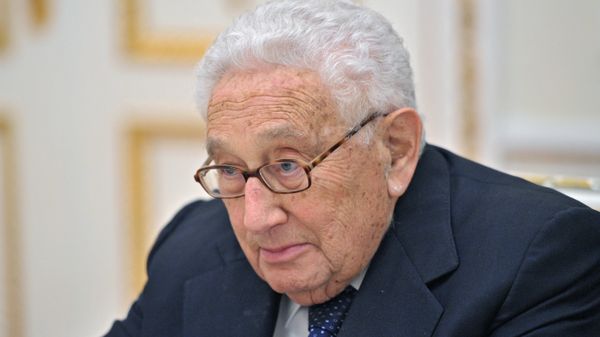 В.Путин встретился с Г.Киссинджером