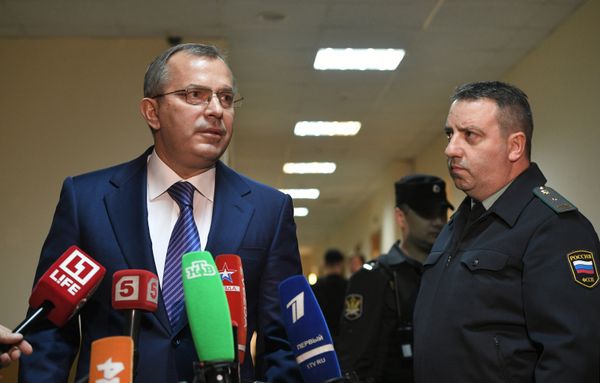 Рассмотрение иска экс-депутата Верховной рады В. Олейника в Дорогомиловском суде