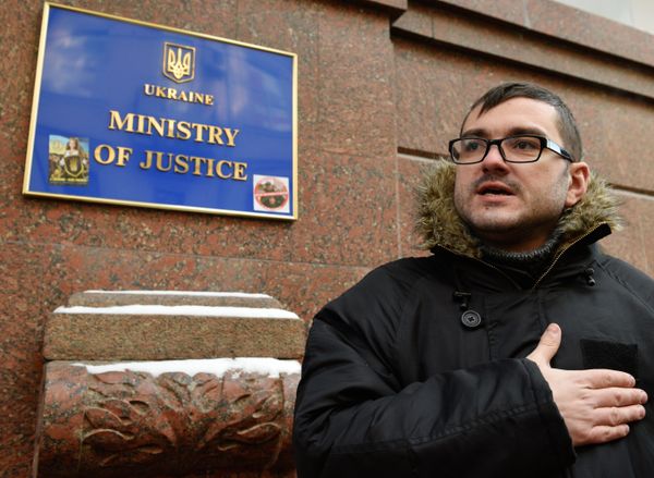 Митинг против принятия квоты на расселение мигрантов на Украине Митинг против принятия квоты на расселение мигрантов на Украине