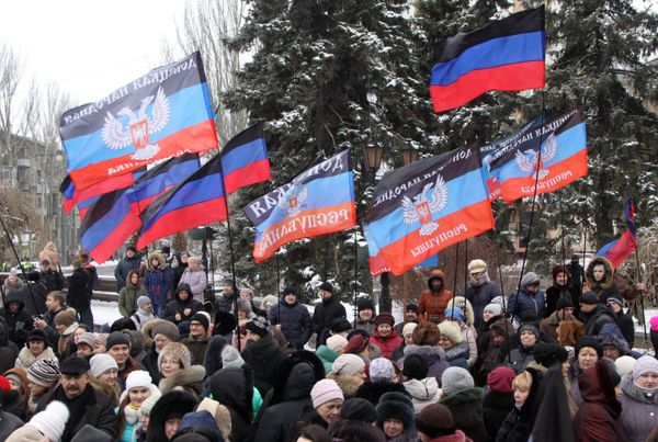 Митинг в честь Международного дня солидарности в Донецке