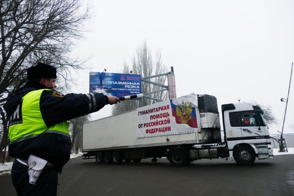 Гуманитарный конвой из России прибыл в Донецк Гуманитарный конвой из России прибыл в Донецк