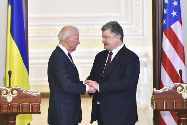 Встреча президента Украины Петра Порошенко с вице-президентом США Джо Байденом в Киеве Встреча президента Украины Петра Порошенко с вице-президентом США Джо Байденом в Киеве