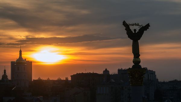 Площадь Независимости в Киеве Площадь Независимости в Киеве