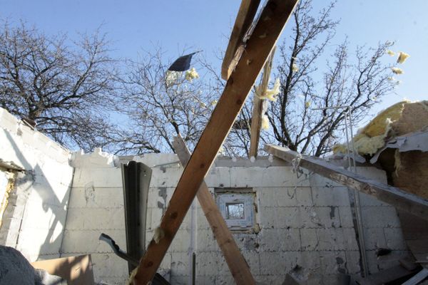 Последствия обстрелов в Донецкой области