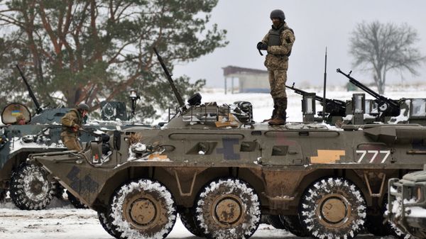 Инспекция украинских подразделений командующим ВС Канады П. Винником