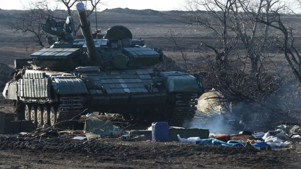 Разрушенный укрепрайон украинских силовиков на окраине города Дебальцево