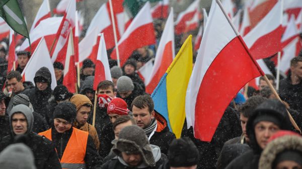 Марш независимости в Варшаве