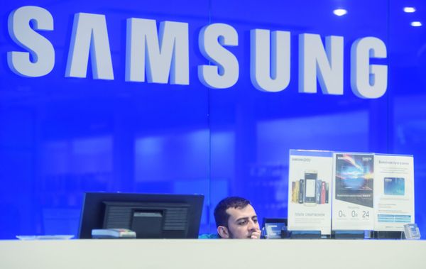 Фирменный магазин Samsung на Тверской улице в Москве