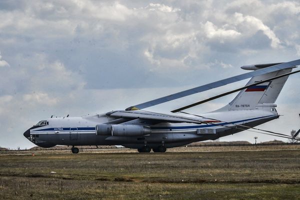 Учения ВДВ, ВКС и Черноморского флота начались в Крыму
