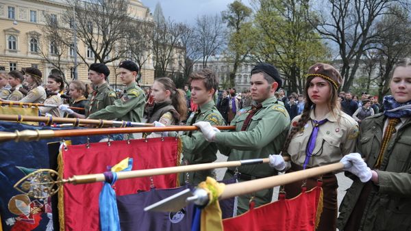 Во Львове прошел марш украинских скаутов Во Львове прошел марш украинских скаутов