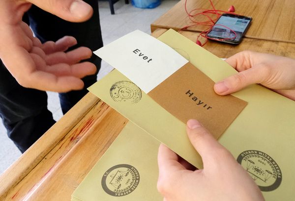 Референдум по изменению конституции Турции Референдум по изменению конституции Турции