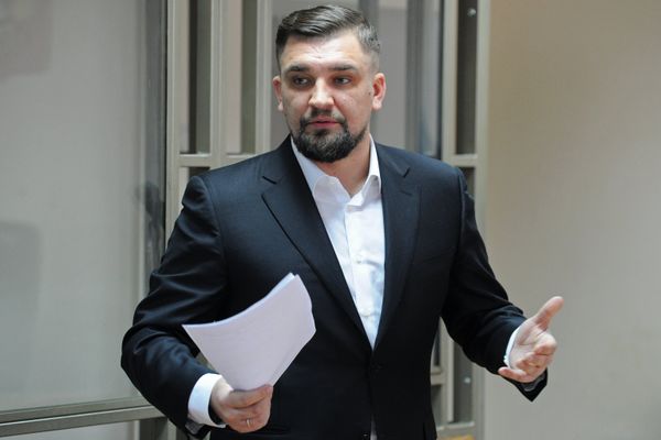 Заседание суда по иску К. Толмацкого (Децл) к В. Вакуленко (Баста) в Ростове-на-Дону