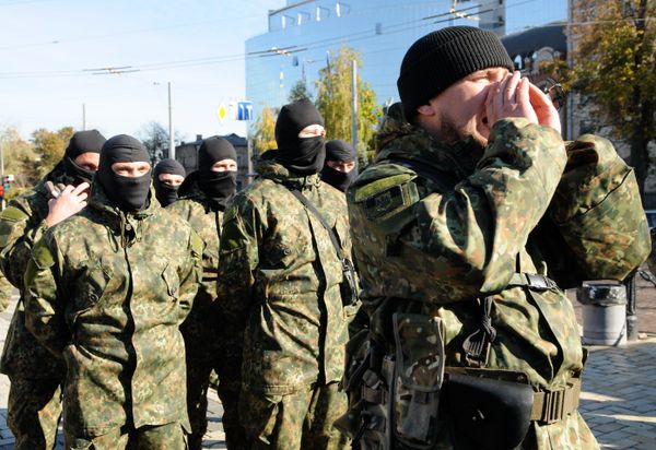 Отправка курсантов полка Азов в зону конфликта на юго-востоке Украины.