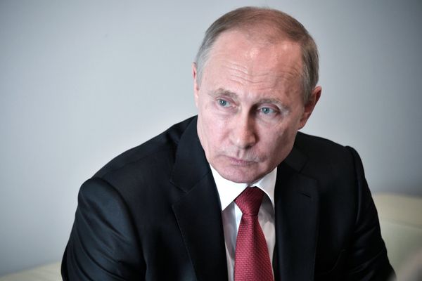 Президент РФ В. Путин посетил гонки российского этапа чемпионата мира Формулы-1 в Сочи