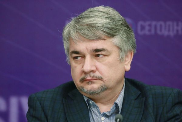 Круглый стол в формате видеомоста Москва - Симферополь