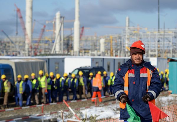 Строительство нефтехимического завода в Тобольске