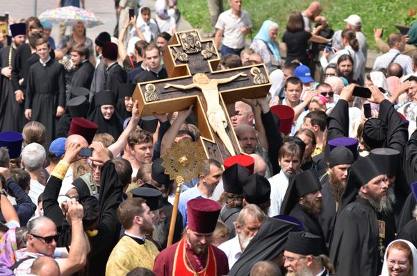 Всеукраинский крестный ход мира, любви и молитвы за Украину Всеукраинский крестный ход мира, любви и молитвы за Украину