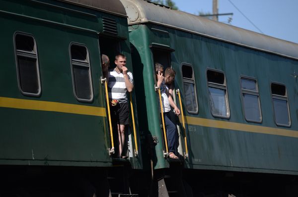 Пассажирский и грузовой поезда столкнулись в Подмосковье Пассажирский и грузовой поезда столкнулись в Подмосковье