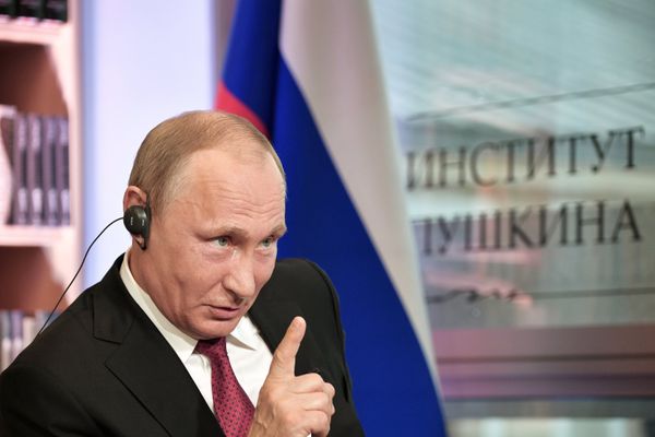Президент РФ В. Путин дал интервью французскому изданию Le Figaro