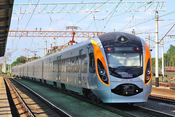 Hyundai Укрзализныця поезд