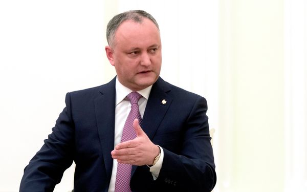 Президент РФ В. Путин встретился с президентом Молдовы И. Додоном