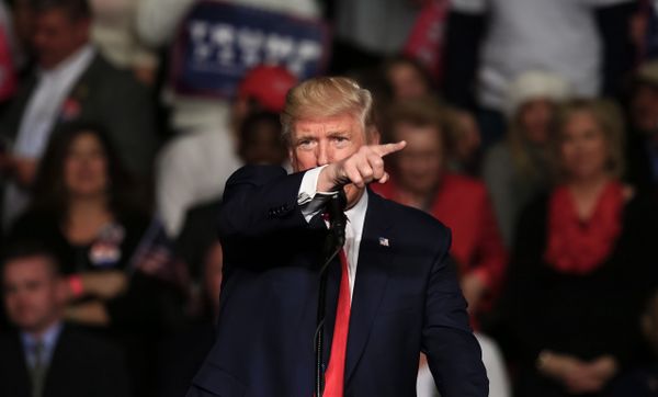 Д. Трамп и М. Пенс встретились с избирателями в штате Пенсильвания Д. Трамп и М. Пенс встретились с избирателями в штате Пенсильвания