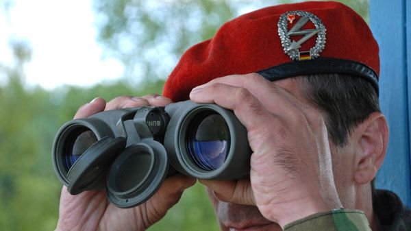 Совместные учения парашютистов бундесвера и псковских десантников Совместные учения парашютистов бундесвера и псковских десантников