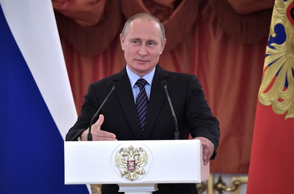 Церемония вручения президентом РФ В. Путиным орденов Родительская слава многодетным родителям Церемония вручения президентом РФ В. Путиным орденов Родительская слава многодетным родителям