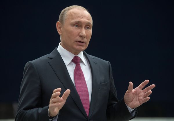Президент РФ В. Путин ответил на вопросы журналистов