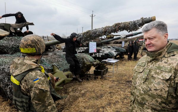 Рабочая поездка президента Украины П. Порошенко в Луганскую область Рабочая поездка президента Украины П. Порошенко в Луганскую область