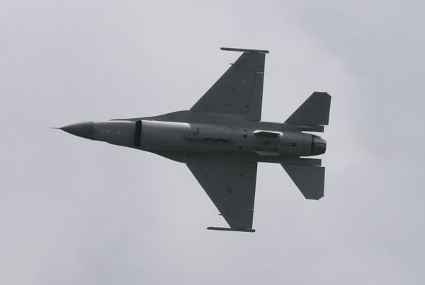 Истребитель F-16