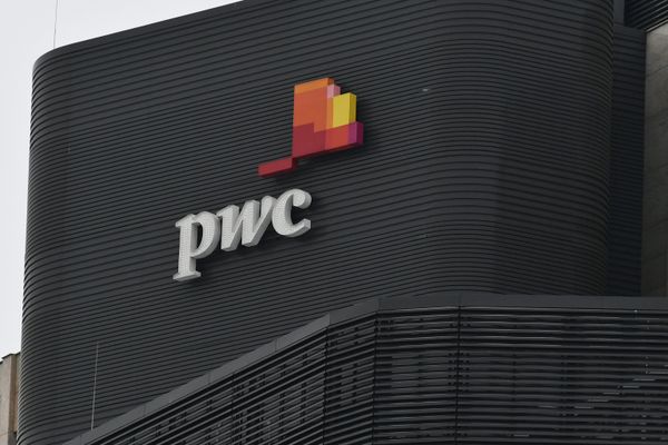 Пресс-конференция управляющего партнера PwC в России Игоря Лотакова Пресс-конференция управляющего партнера PwC в России Игоря Лотакова
