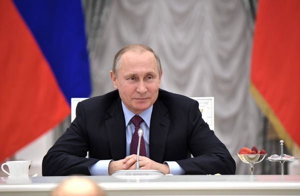 Президент РФ В.Путин провел встречу с учителями – наставниками выпускных классов
