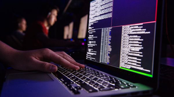Вирус-вымогатель атаковал IT-системы компаний в разных странах