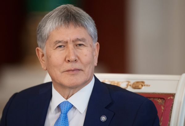 Президент РФ В. Путин провел переговоры с президентом Киргизии А. Атамбаевым Президент РФ В. Путин провел переговоры с президентом Киргизии А. Атамбаевым